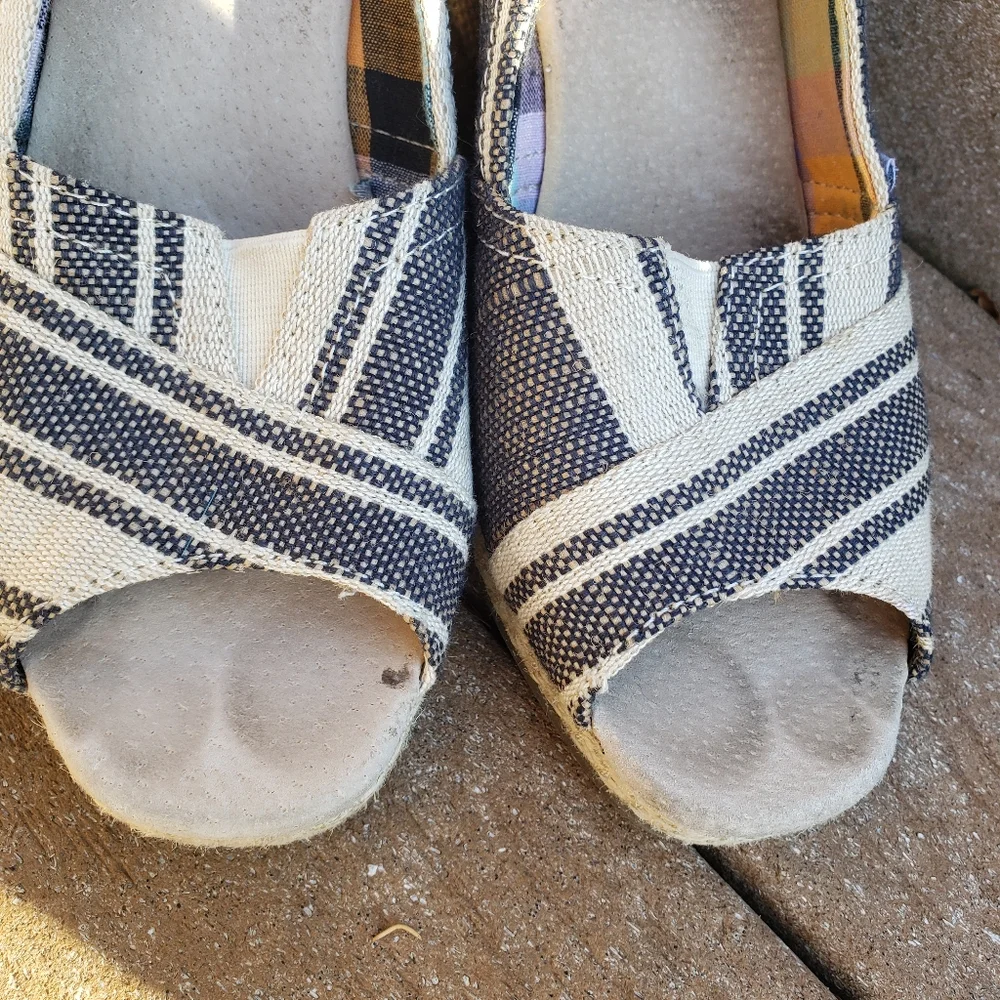 TOMs Calypso gray tan wedge sandal espadrille 7.5